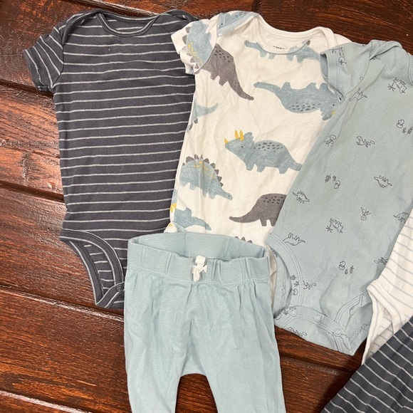 6 Month Boys Carter’s Bundle - Picture 2 of 3